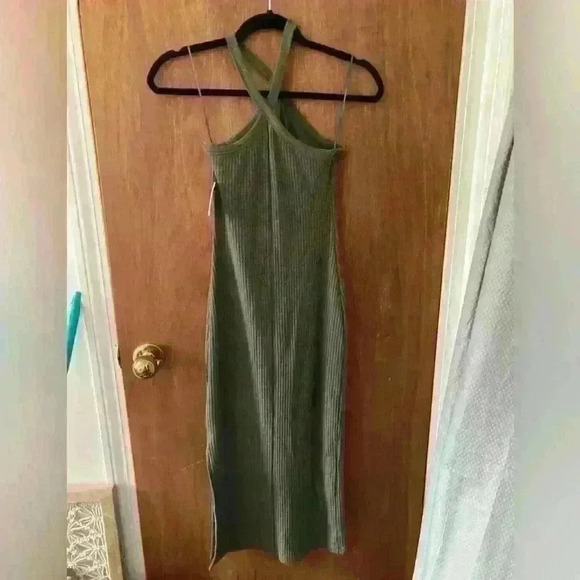 Ribbed Halter Bodycon Midi Dress - Picture 3 of 4